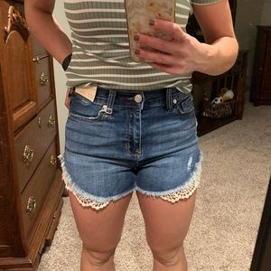 Altar’d state denim shorts size 3/26